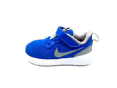 Nike Revolution 5