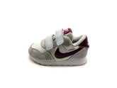 Nike MD Valiant