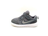 Nike Revolution 5