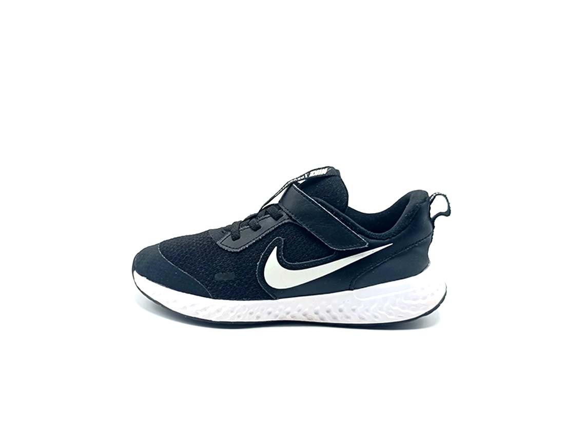 Nike Revolution 5