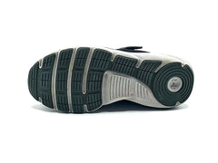 Under Armour UA Assert 8