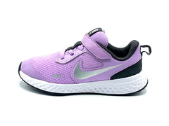 Nike Revolution