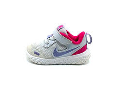 Nike Revolution 5