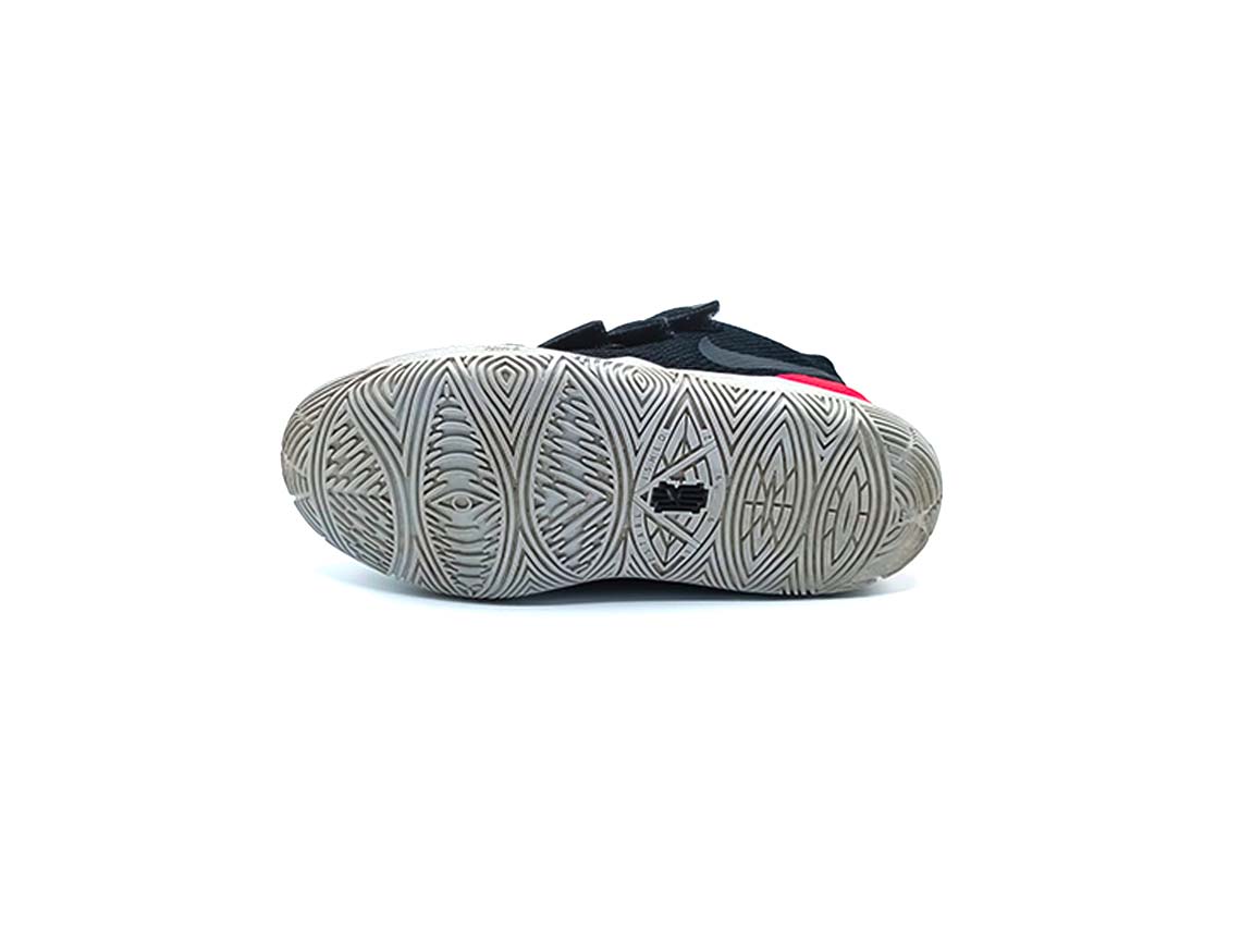 Nike Kyrie 5