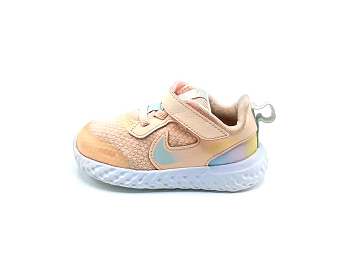 Nike Revolution 5 Main image