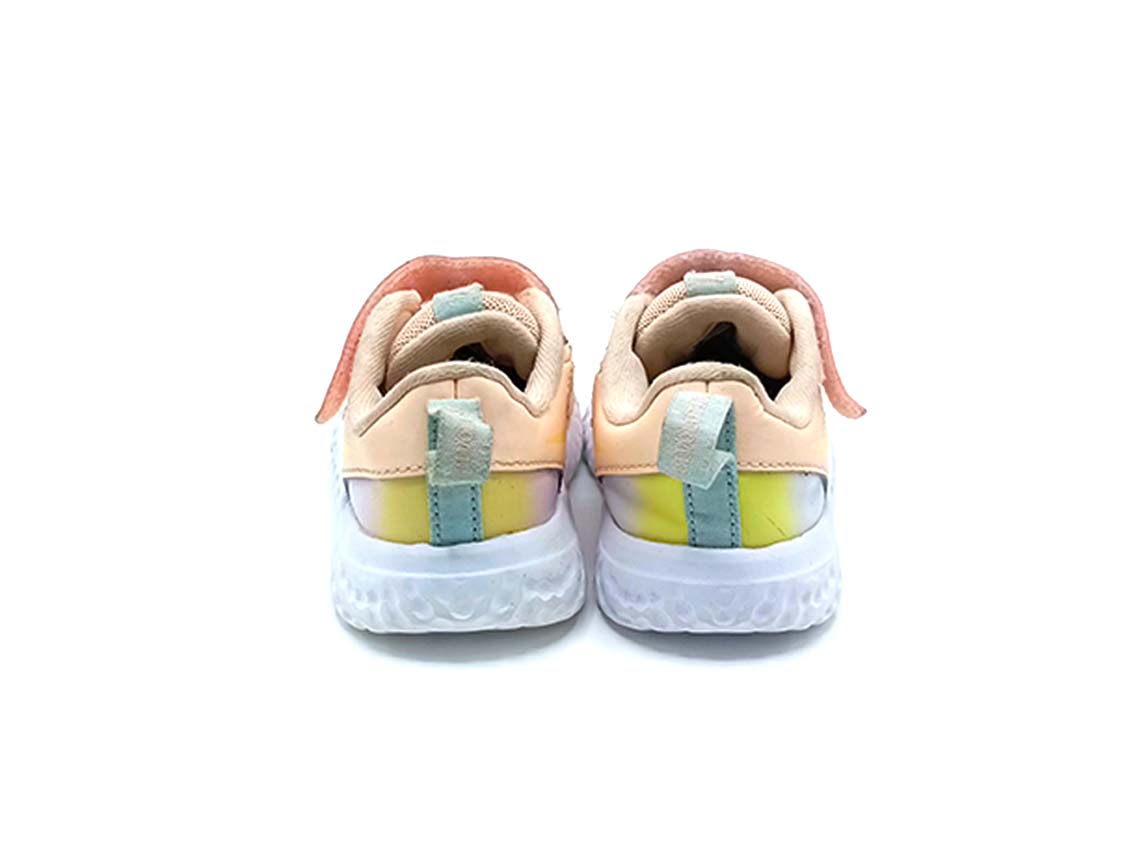 Nike Revolution 5