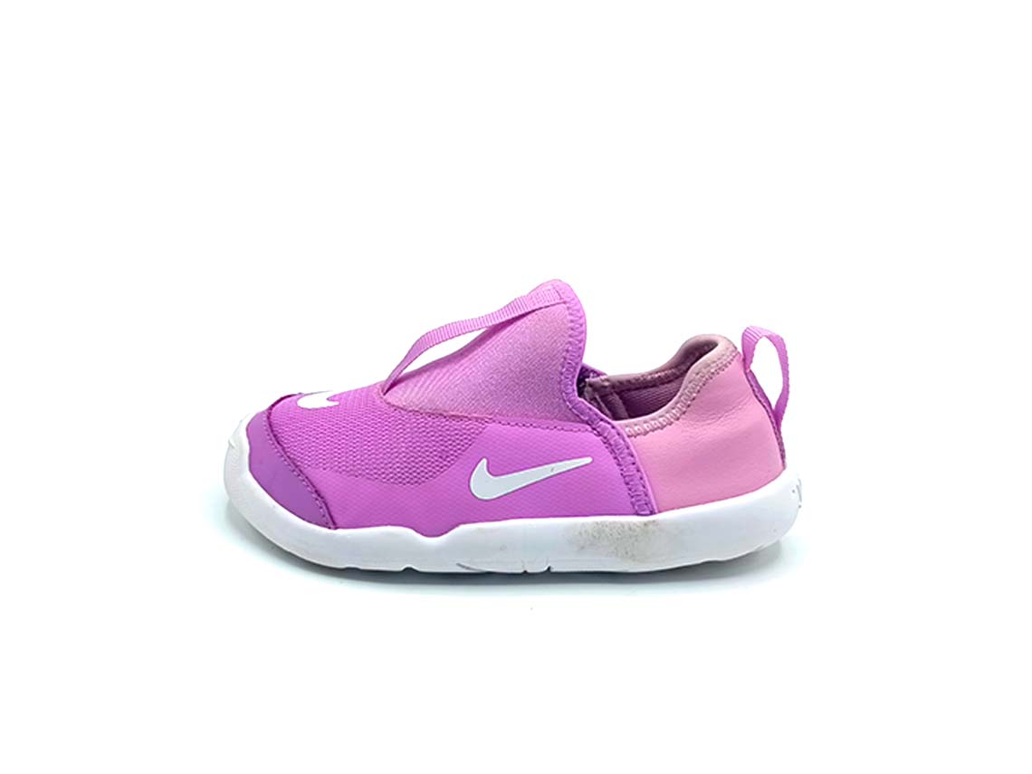Nike Lil Swoosh