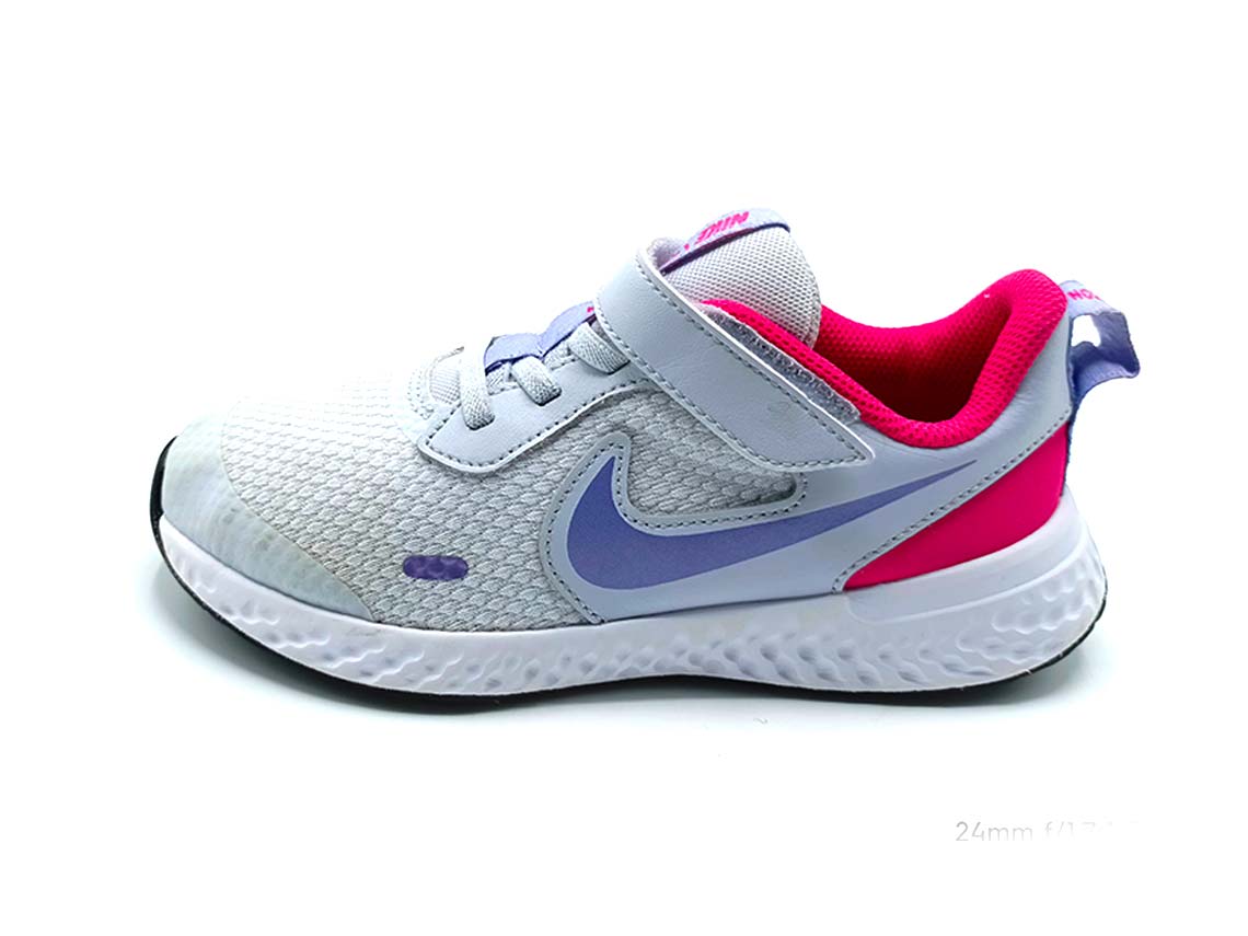 Nike Revolution 5