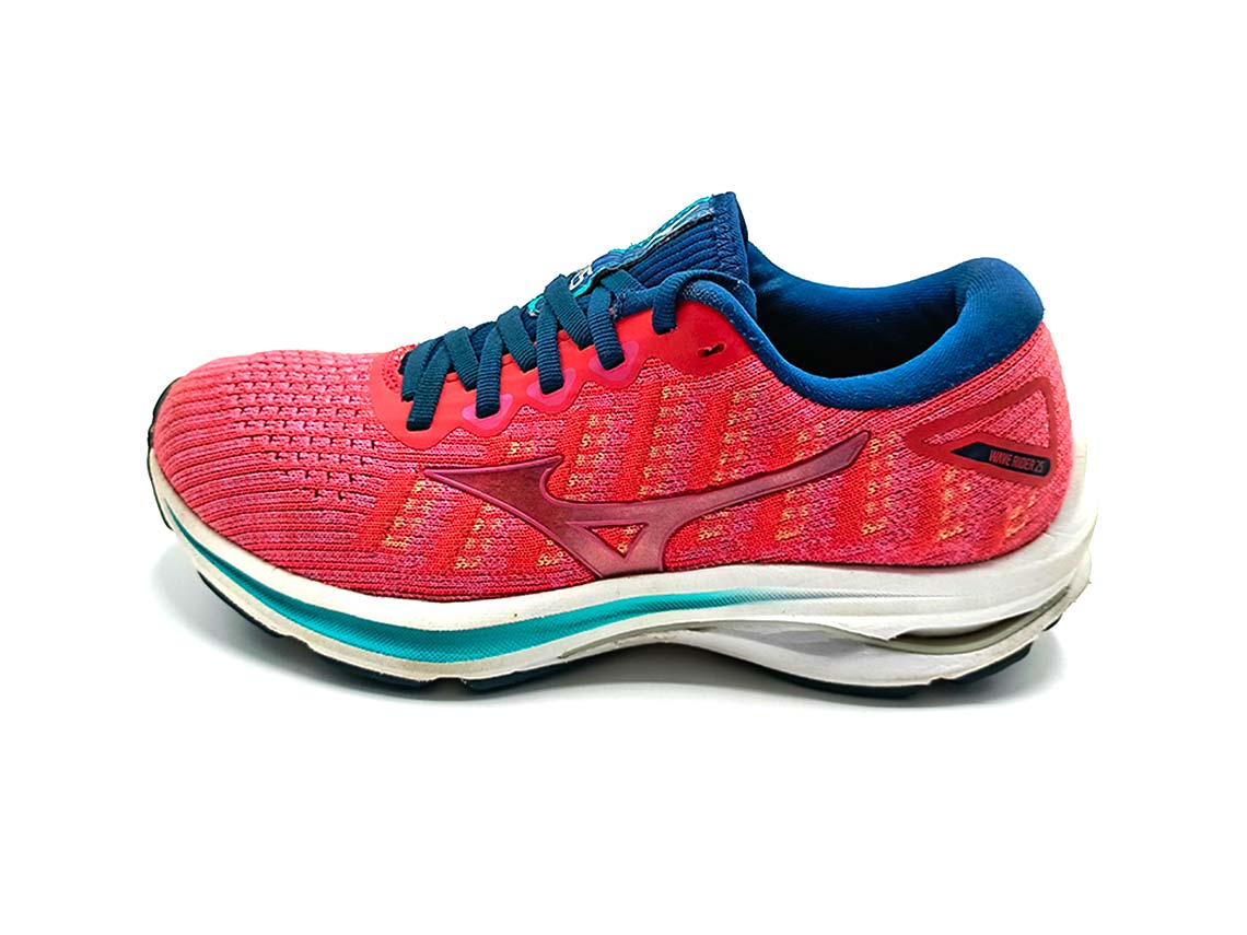 Mizuno Wave Rider 25