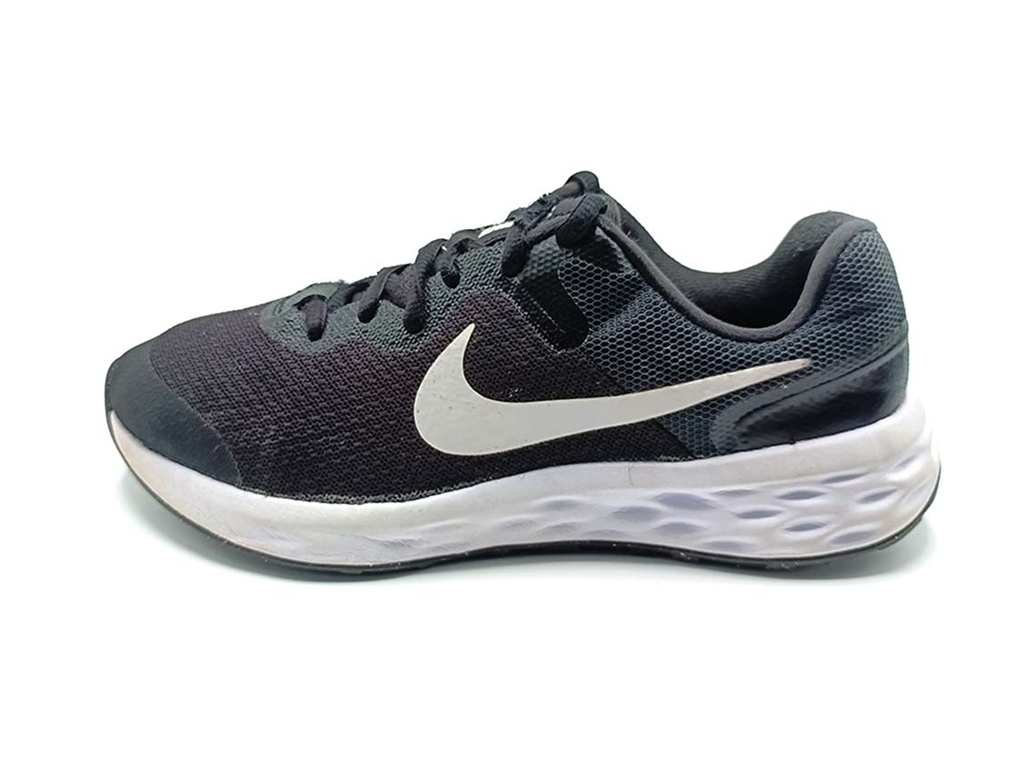 Nike Revolution 6
