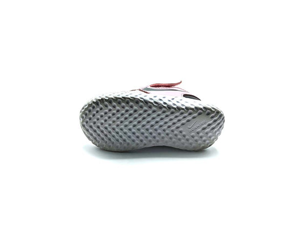 Nike Revolution 5