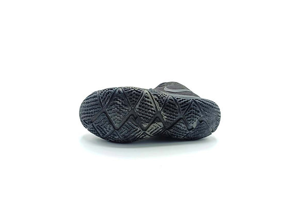 Nike Kyrie 4