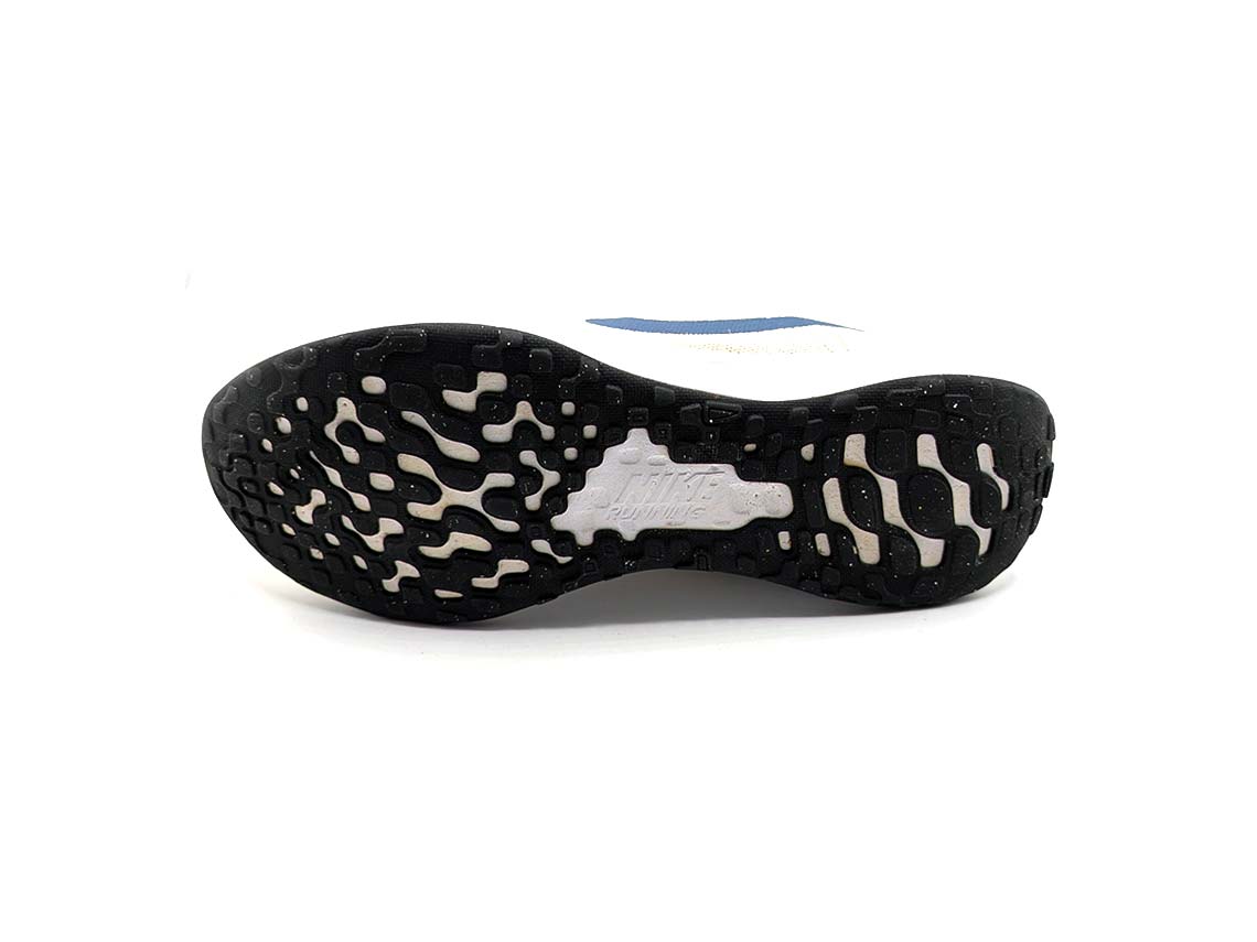 Nike Revolution 6