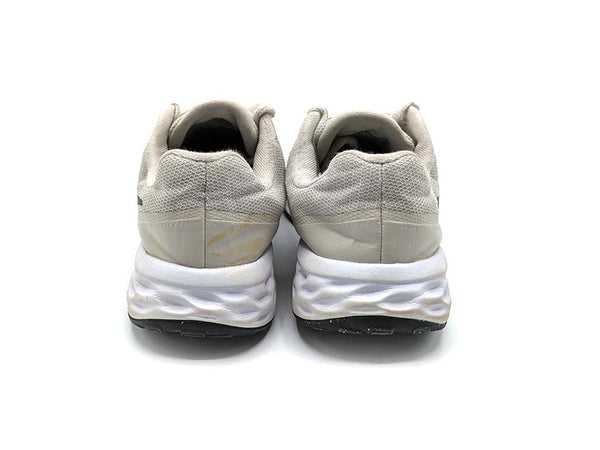 Nike Revolution 6