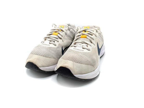 Nike Revolution 6
