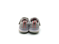 Under Armour Assert 8
