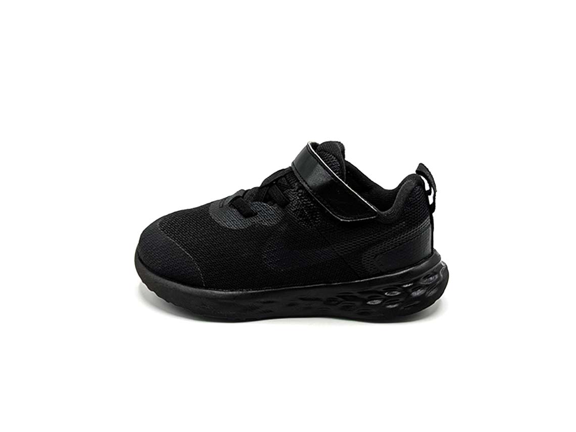 Nike Revolution 6