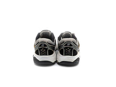 New Balance 689