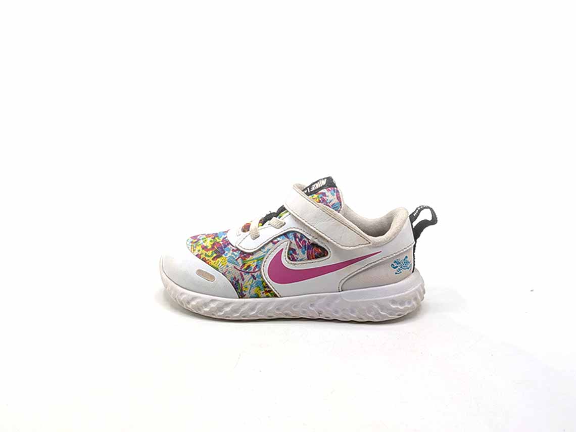 Nike Revolution 5 Fable