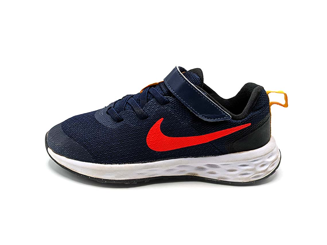 Nike Revolution 6