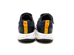 Nike Revolution 6