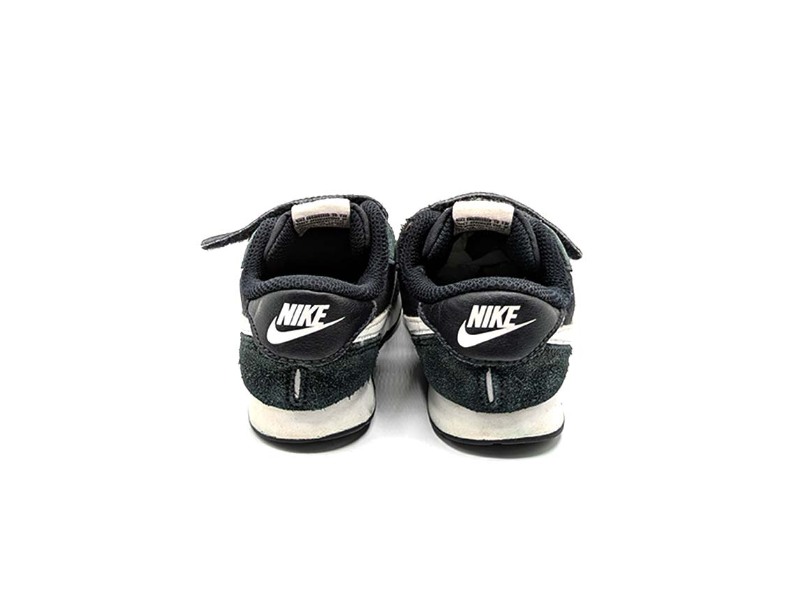 Nike MD Valiant