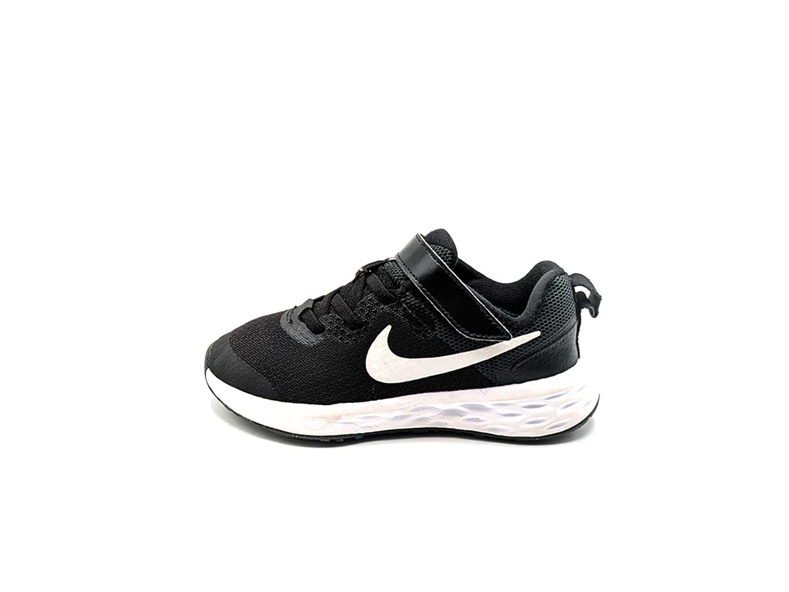 Nike Revolution 6