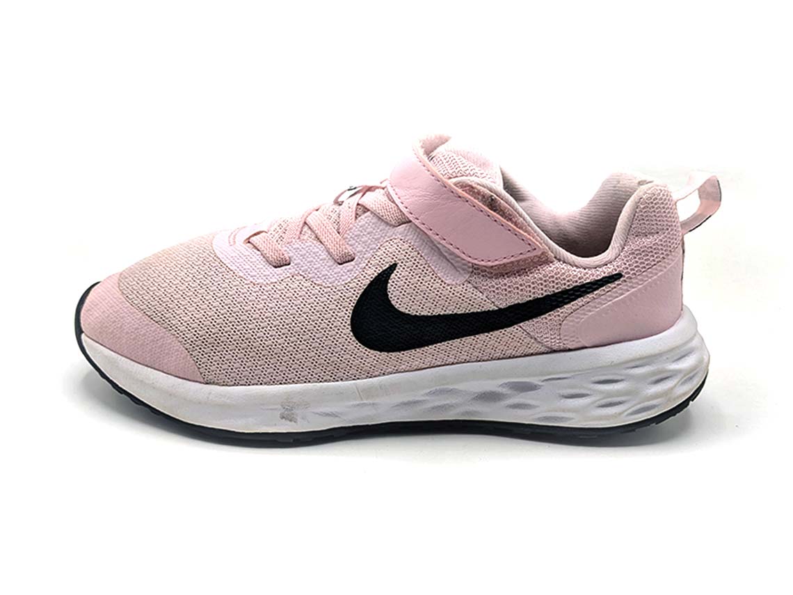 Nike Revolution 6