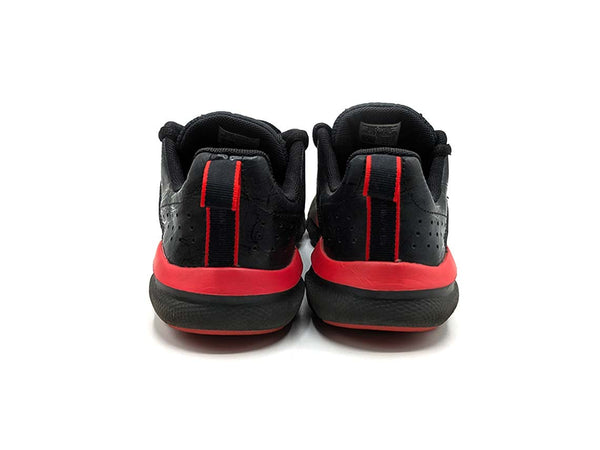 Under Armour Assert 8