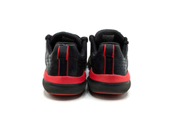 Under Armour Assert 8