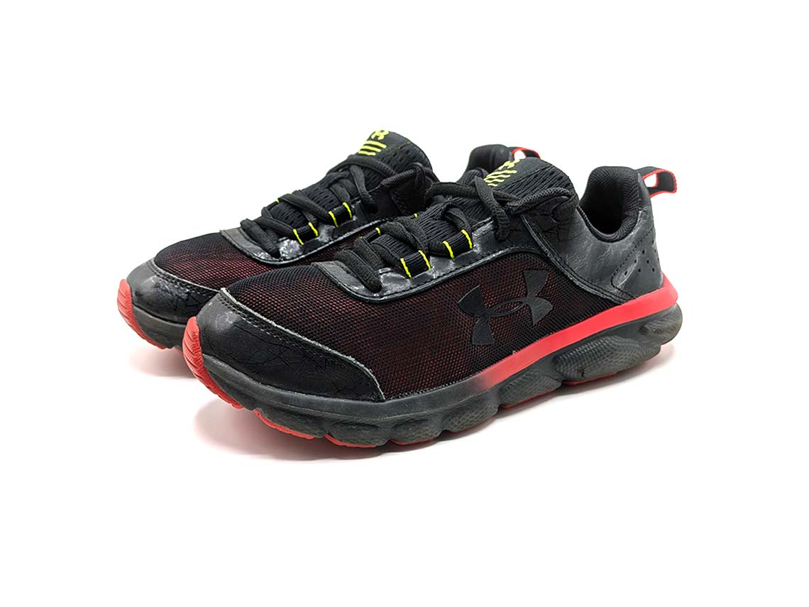 Under Armour Assert 8