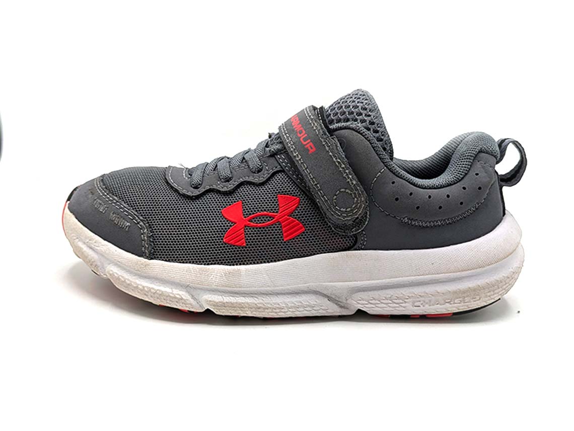 Under Armour Assert 10