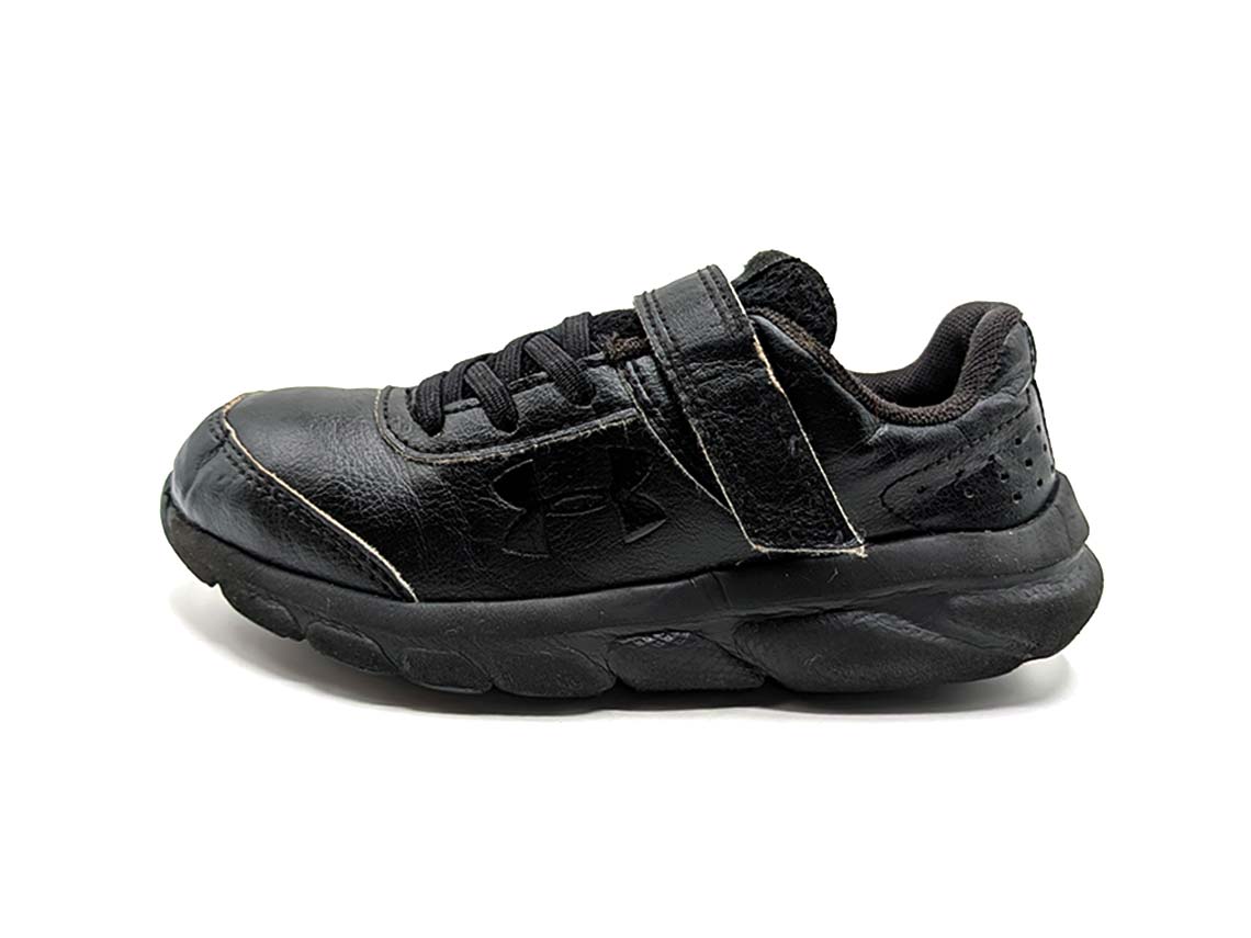 Under Armour Assert 8