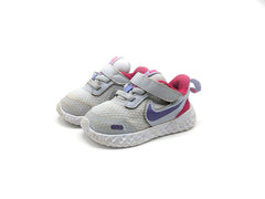 Nike Revolution 5