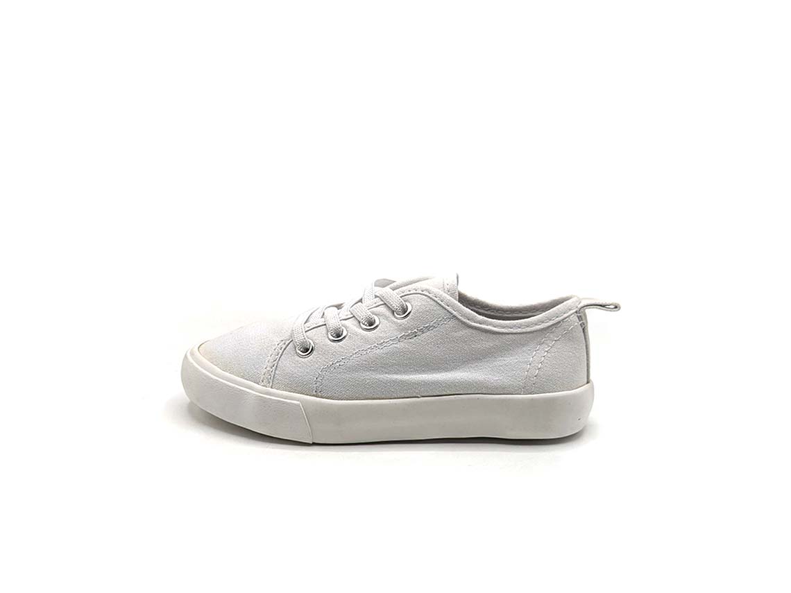 Canvas lace-up