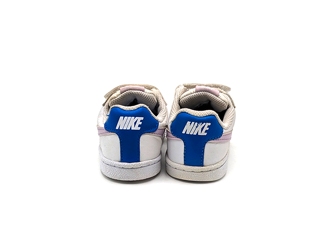 Nike Court Royale