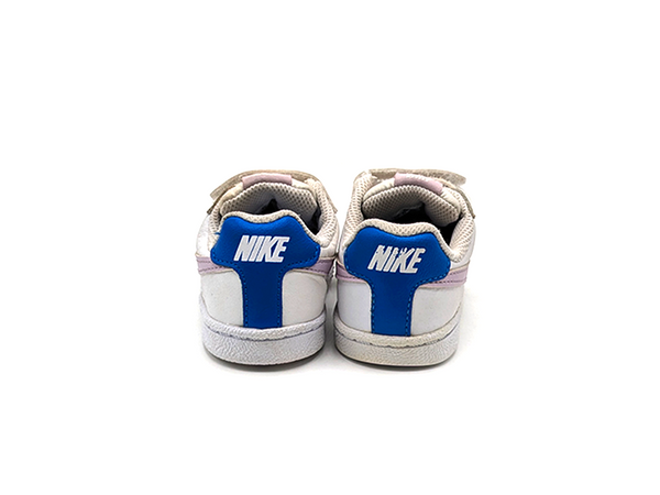 Nike Court Royale