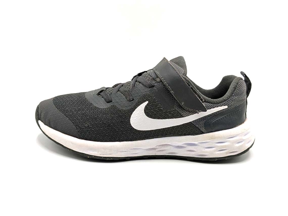 Nike Revolution 6