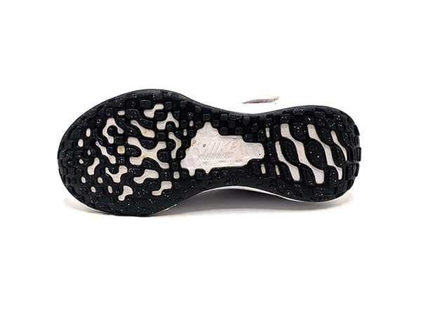 Nike Revolution 6