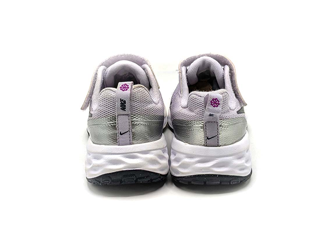 Nike Revolution 6