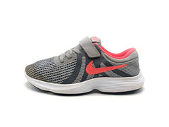 Nike Revolution 4