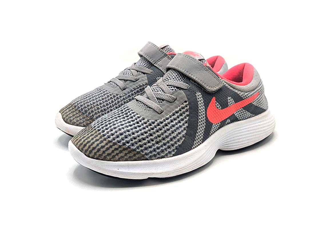 Nike Revolution 4