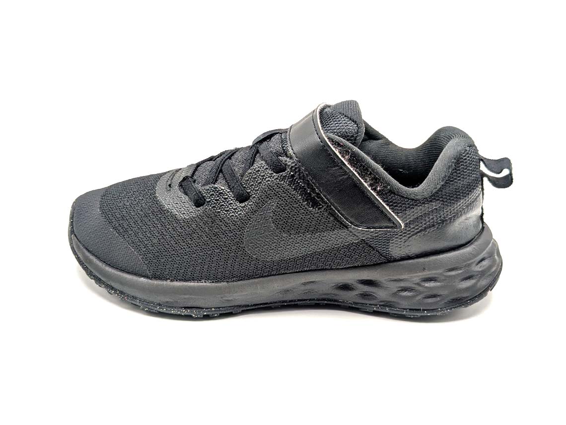 Nike Revolution 6