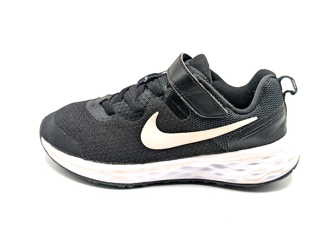 Nike Revolution 6