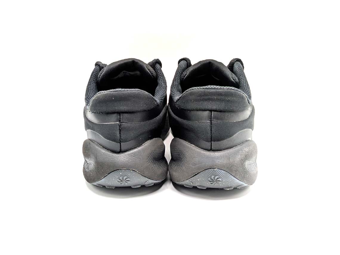 Nike Revolution 7