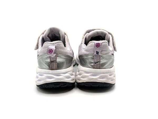 Nike Revolution 6