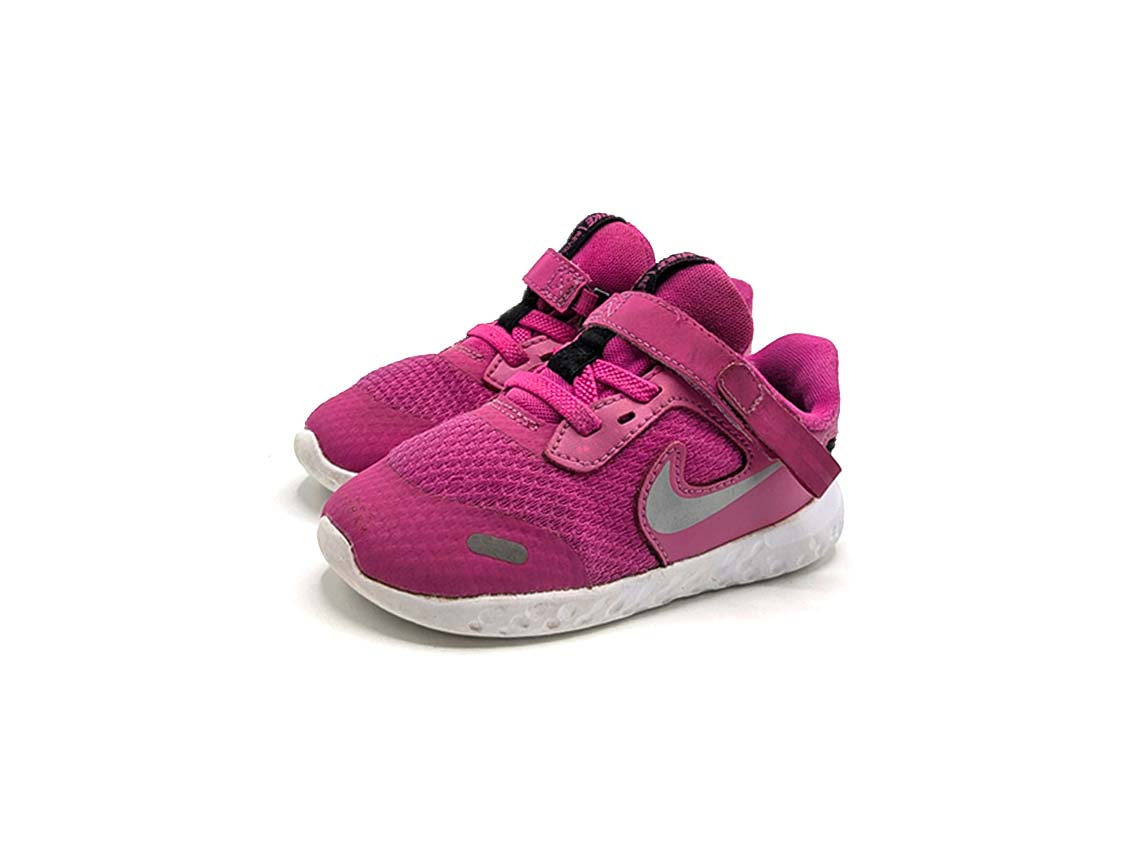 Nike Revolution 5