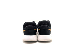 Nike Tanjun