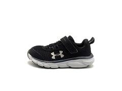 Under Armour Assert 8