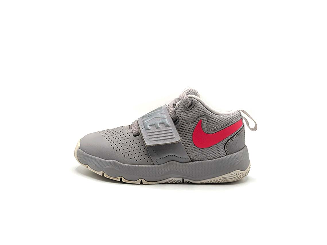 Nike Team Hustle D 8
